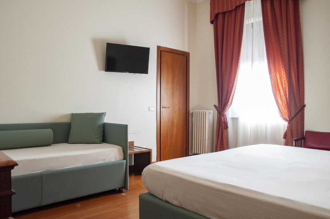 Hotel San Guido Milán Habitación foto